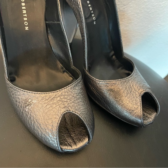 Colin Robertson gun metal grey Leather Peep toe Pumps with chunky lucite heel - Picture 4 of 10